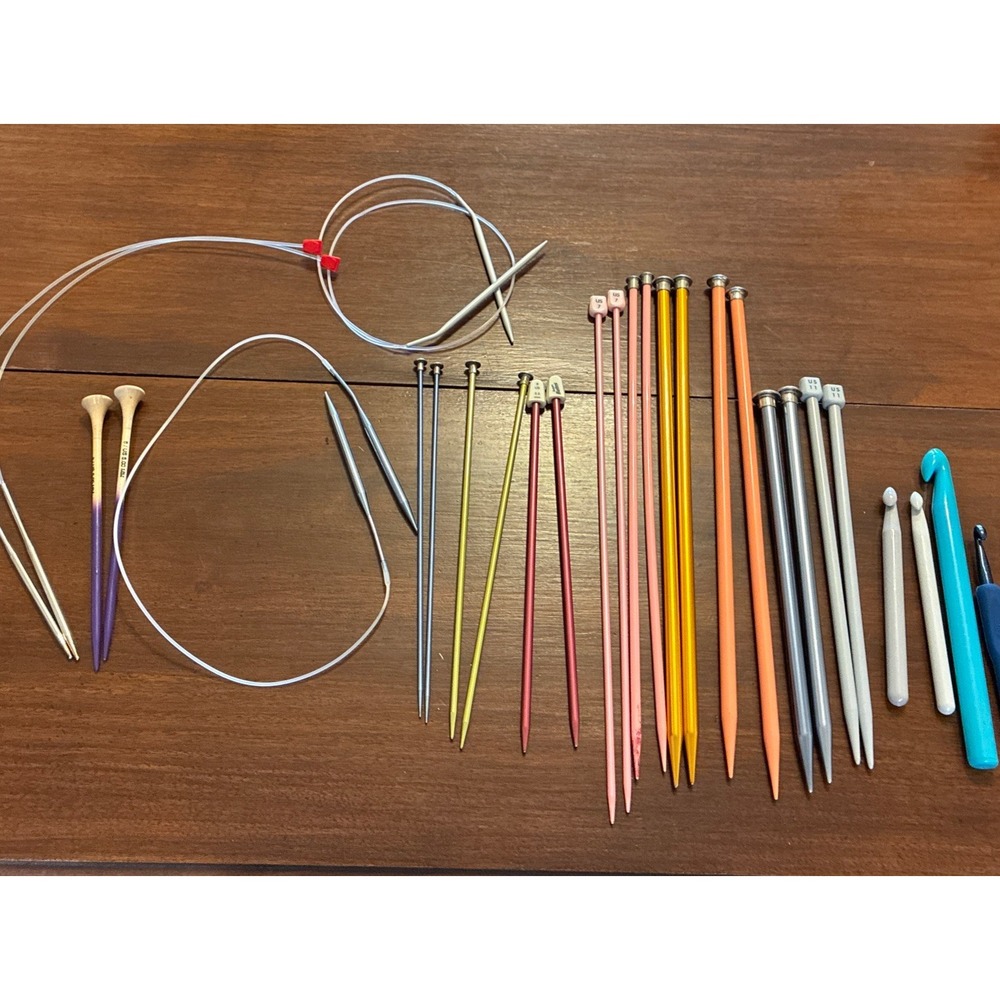 Lot Of 17 Knitting Needles Crochet Hooks Various Susan Bates Boye Hero Some VTG